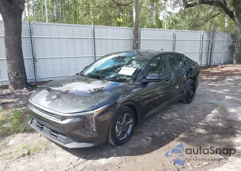 2025 Kia K4 Lxs z USA, uszkodzony, nr VIN 3KPFT4DE1SE021125